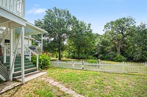7700 Farm Village Road - Photo 25