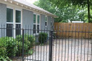 207 S Hastings Street - Photo 2