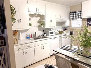 1032 W Florence Street - Photo 5