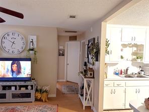 1032 W Florence Street - Photo 6