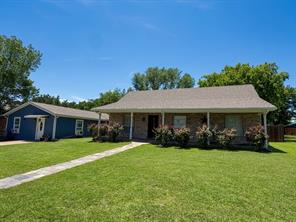 606 Iowa Street - Photo 1
