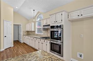 2608 Rochelle Drive - Photo 10