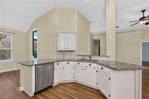 2608 Rochelle Drive - Photo 11