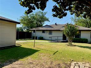 600 Westwood Drive - Photo 3