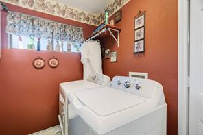 570 N Center - Photo 17
