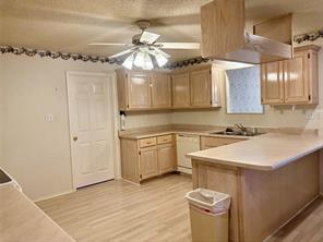 570 N Center - Photo 4