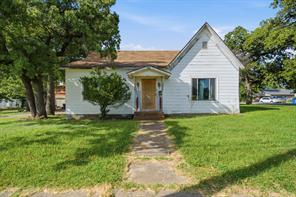 324 W Ross Avenue - Photo 1