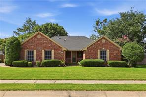 605 Maple Drive - Photo 1