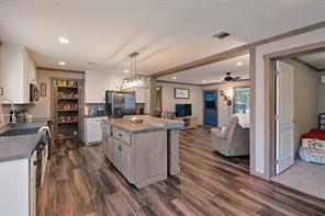 501 W 3rd Street - Photo 11