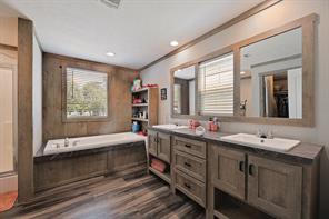 501 W 3rd Street - Photo 22