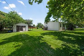 501 W 3rd Street - Photo 3