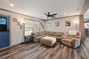 501 W 3rd Street - Photo 4