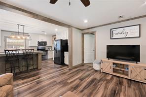 501 W 3rd Street - Photo 6