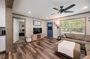 501 W 3rd Street - Photo 7