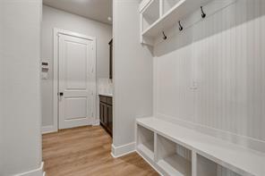 711 Water Side Drive - Photo 29