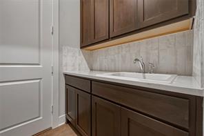 711 Water Side Drive - Photo 30