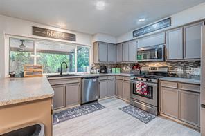2608 Nelwin Place - Photo 3