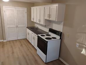 504 N Newsom Street - Photo 4