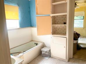 312 E Elm Street - Photo 13