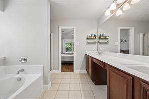 1608 Black Willow Trail - Photo 2