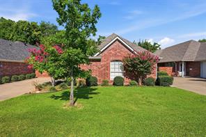 2704 Rex Cruse Drive - Photo 2