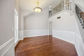 2215 CIMARRON Road - Photo 2