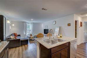 1411 Hemphill Street - Photo 6