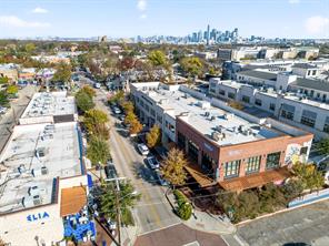 435 W 9th Street - Photo 1