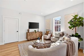 435 W 9th Street - Photo 5