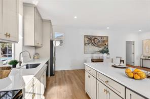 435 W 9th Street - Photo 7