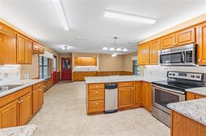 1104 W State Highway 154 - Photo 7