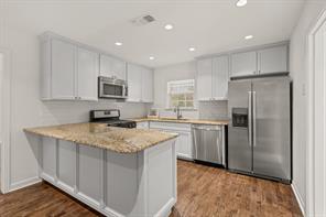 2725 Wayside Avenue - Photo 1