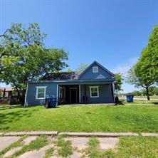 801 NW Main Street - Photo 1