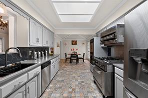 2307 Honeysuckle Drive - Photo 10