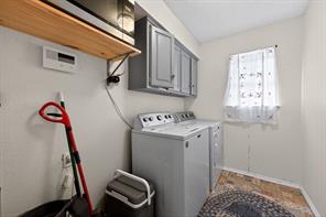 2307 Honeysuckle Drive - Photo 27