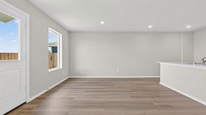 814 KING'S Way - Photo 10