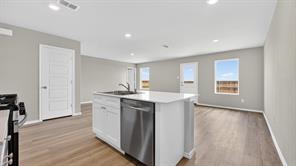 814 KING'S Way - Photo 5