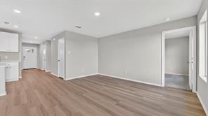 814 KING'S Way - Photo 6
