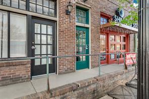 709 W Magnolia Avenue - Photo 1