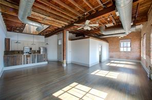 709 W Magnolia Avenue - Photo 3