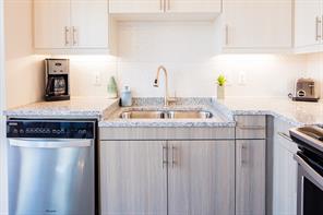 830 N Zang Boulevard - Photo 3
