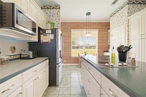 1005 Us-82 - Photo 12