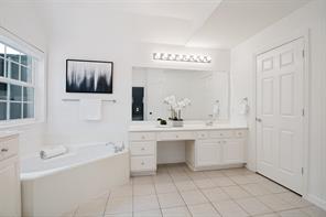 648 Woodland Way - Photo 15
