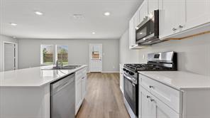 804 KING'S Way - Photo 3