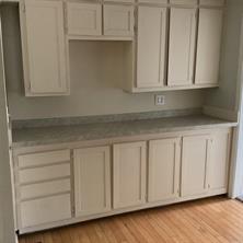1506 S Travis Street - Photo 8