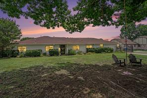 708 Summer Place - Photo 2