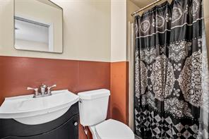 303 Avenue E - Photo 11