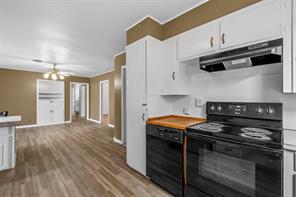 303 Avenue E - Photo 8