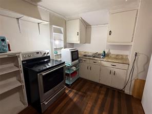 2803 Avenue C - Photo 10