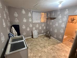 2803 Avenue C - Photo 13